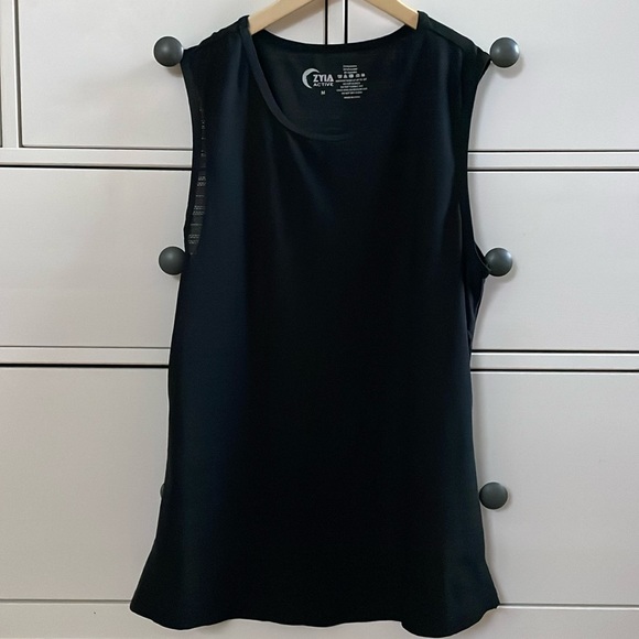 Zyia Chill Tank - Picture 1 of 4